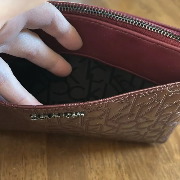 Calvin Klein small crossbody bag - Picture 4 of 7